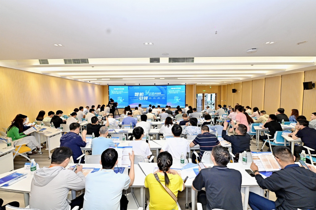 机引领”2025科创周暨科技创新人才培养校企地论坛不朽情缘游戏平台西南交通大学机械工程学院举办“智(图2)